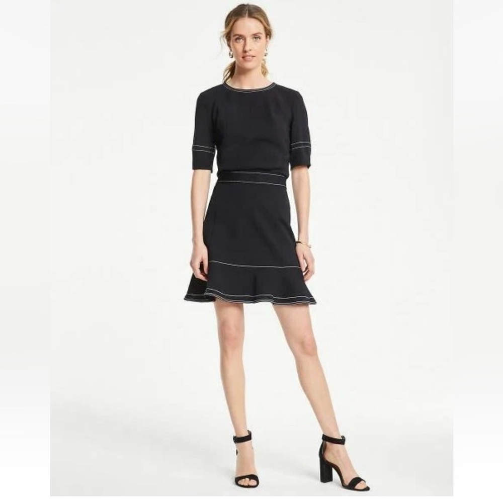 *NEW* ANN TAYLOR Contrast Stitched Ponte Flounce Black Mini Skirt — 10